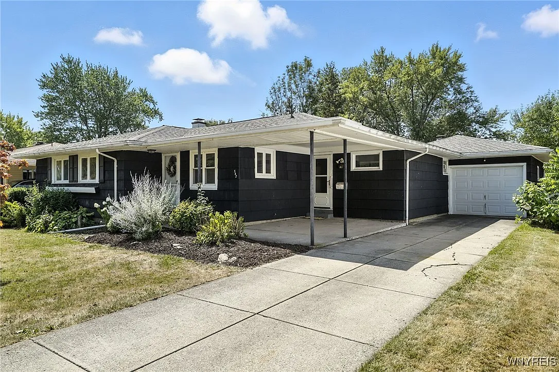 542 Woodstock Ave photo 1