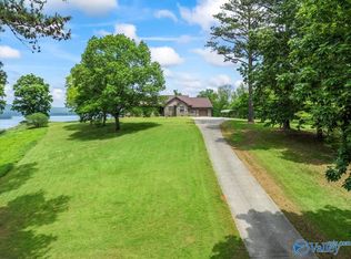 930 Buck Island Rd, Guntersville, AL 35976