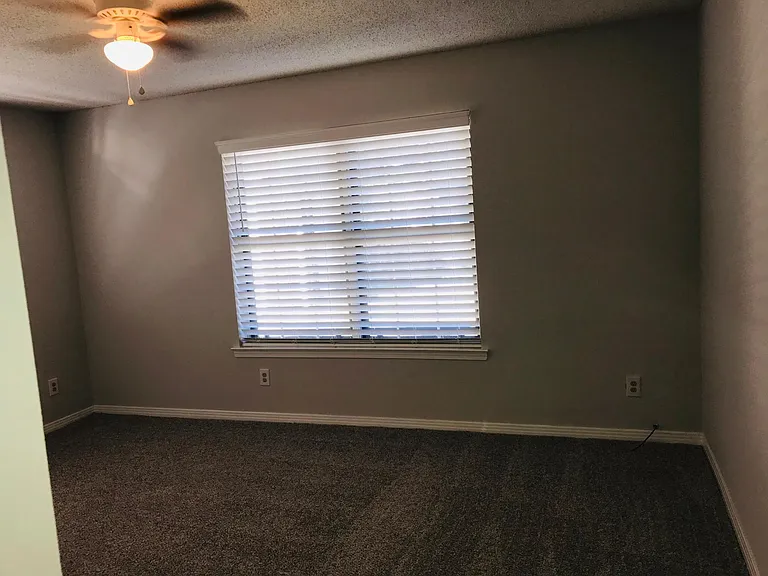 Primrose Dr — Photo 6