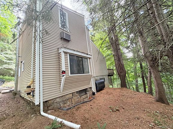3rd image of 10 Green Acres Lane