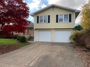 3245 Lord Byron Dr, Bethlehem, PA 18017
