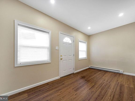 3rd image of 1016 Andrews Ave