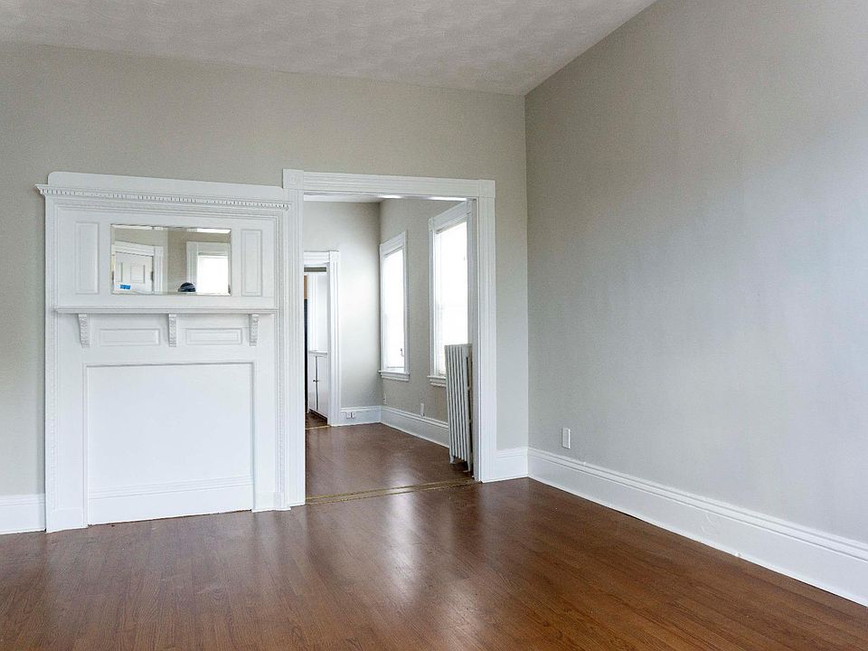 2nd image of 15-17 Gladstone St #1CRG