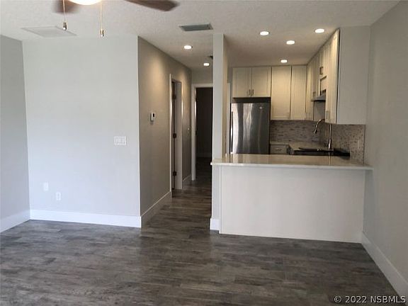 3rd image of 541 S Peninsula Ave APT A16