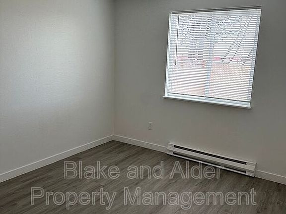 4th image of 3881 NE 152nd Ave