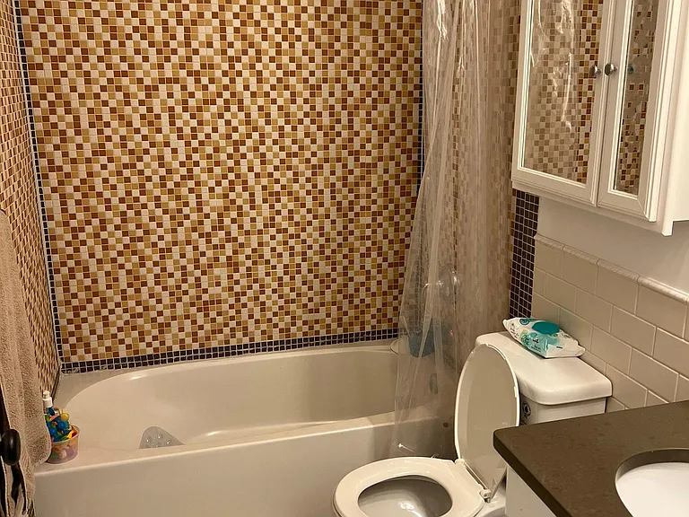 9715 Montauk Ave — Photo 11