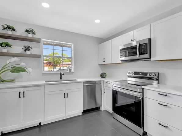 868 Worcester Ln APT B, Lake Worth, FL 33467