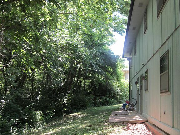 3rd image of 1616 Garden Dr
