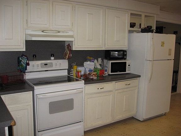 3rd image of 952 Lacey St