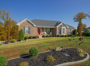 3977 Lakewood Dr, Clarksville, TN 37043