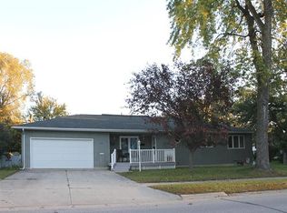 305 W O St, Forest City, IA 50436