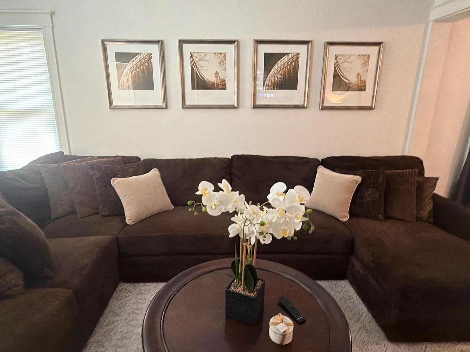 7 bed, 4860 sqft, $8,995 — Photo 1