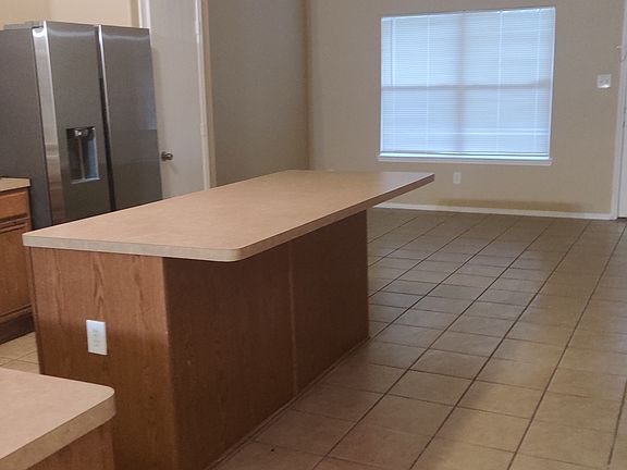 3rd image of 6623 Stonecross Creek Ln