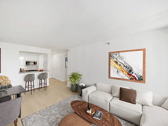 5th image of 75 W End Ave APT C7b