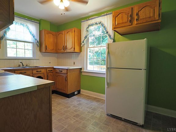 3rd image of 904 Biltmore Ave