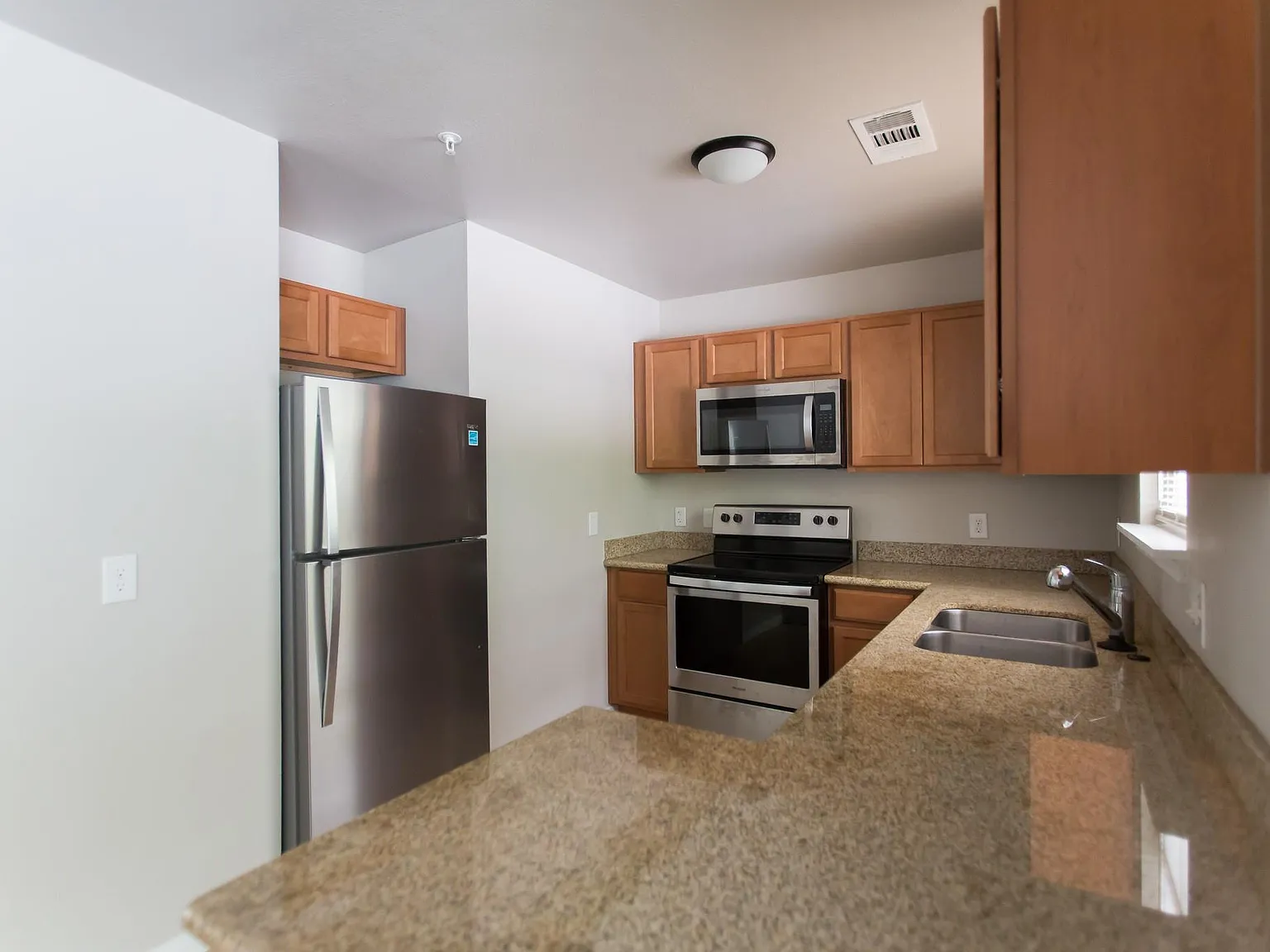 2 bed, 2.0 bath, 850 sqft, $950 — Photo 4