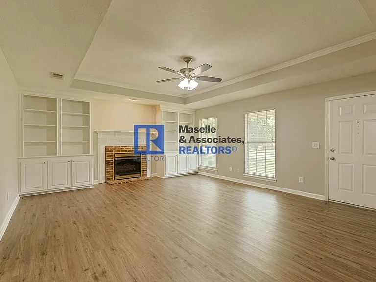 114 Fox Meadow Dr — Photo 7