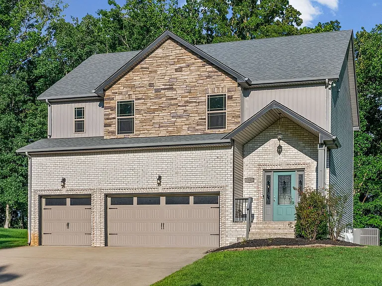 1381 Morning Star Dr — Photo 3