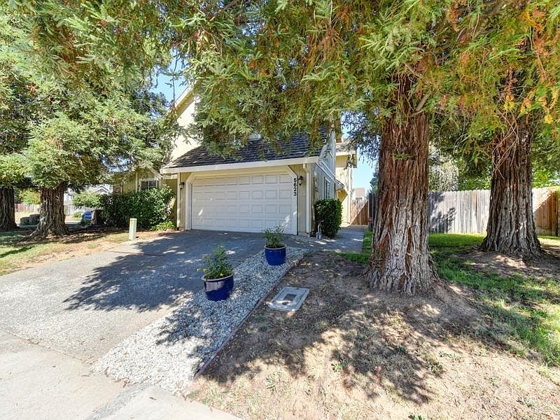 1st image of 5623 Laguna Park Dr