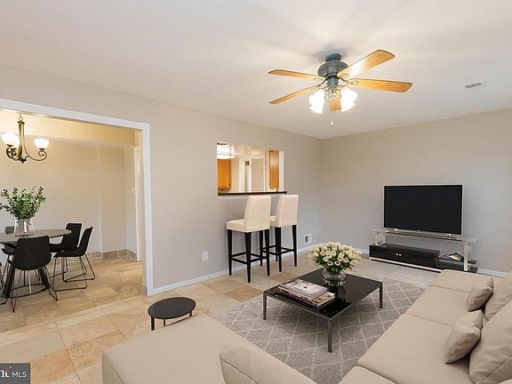 2nd image of 9909 Hagel Cir
