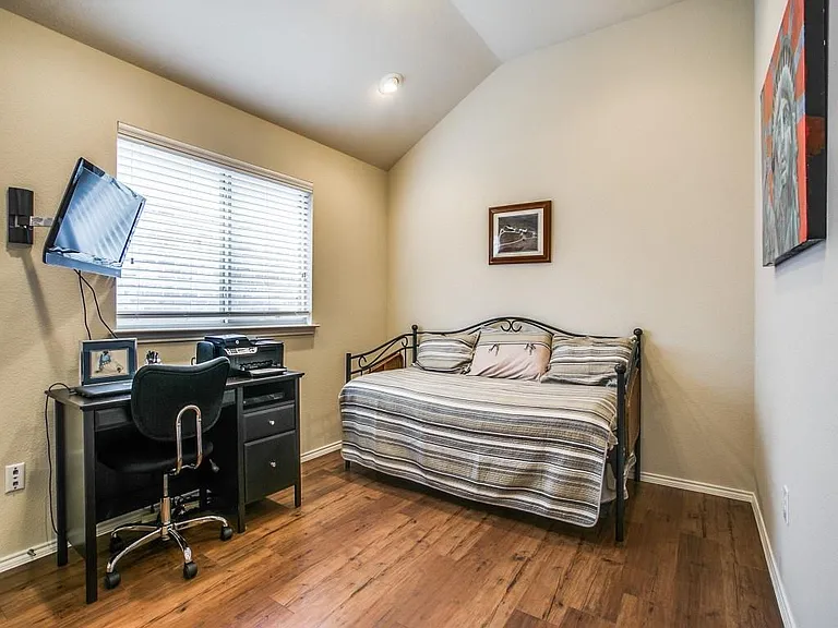 10333 Bradshaw Dr — Photo 15