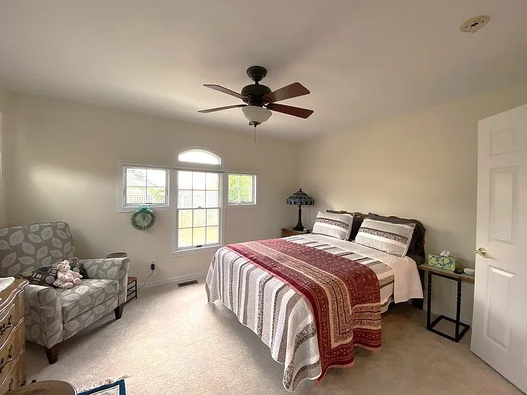 50 E Lake Dr — Photo 10
