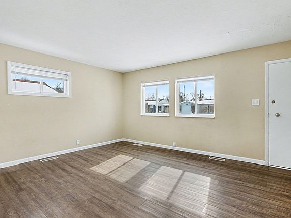 5th image of 3215 Bentley Ln