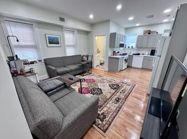 2022 Massachusetts Ave APT 2, Cambridge, MA 02140