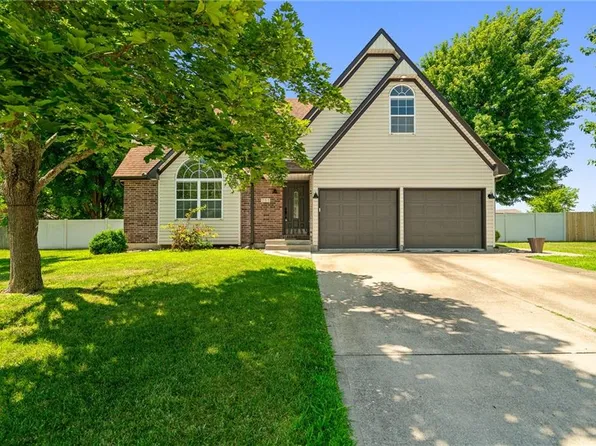711 Owl Creek Pkwy, Odessa, MO 64076