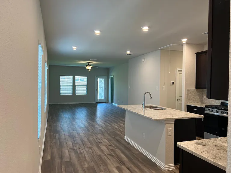 114 Mountain Meadow Ln — Photo 4