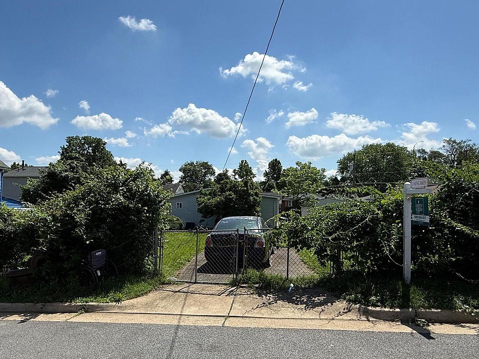 1st image of 2821 Douglass Ave