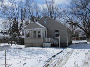 862 Allen Dr, Benton Harbor, MI 49022