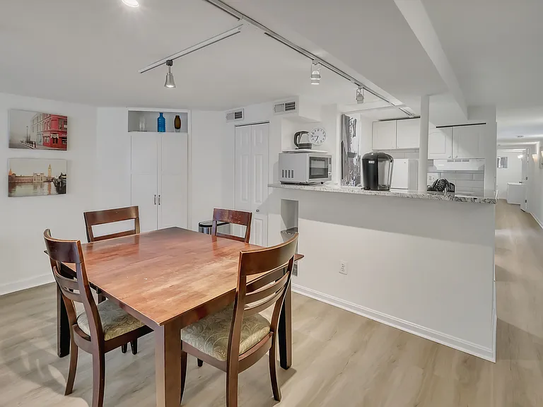 1905 S St NW #3 — Photo 5