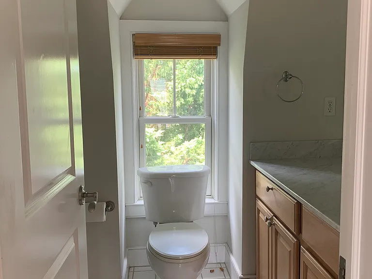 full bath on third floor