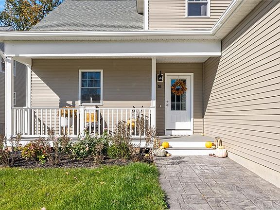 4th image of 51 Vespia Ln