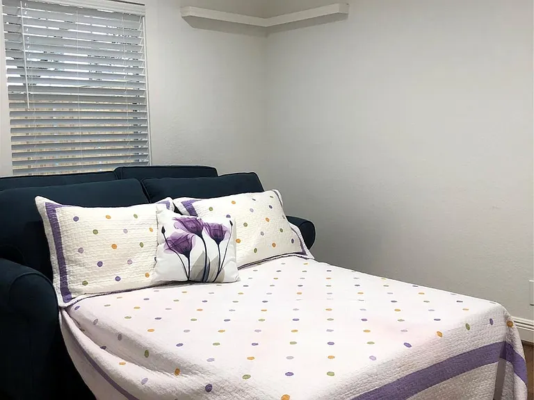 1346 Chantilly Ln — Photo 18