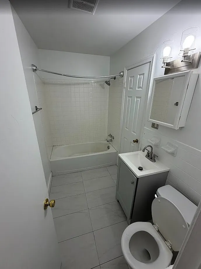 3 bed, 1320 sqft, $2,500 — Photo 4