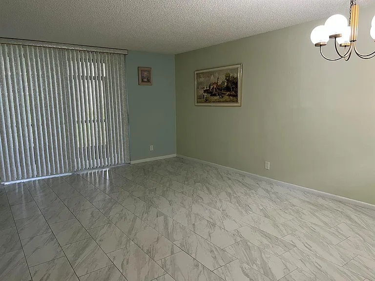 5220 Las Verdes Cir #101 — Photo 11