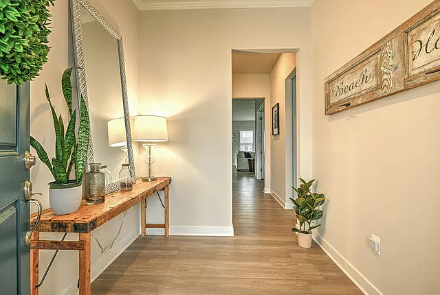2 bed, 1975 sqft, $3,950 — Photo 3