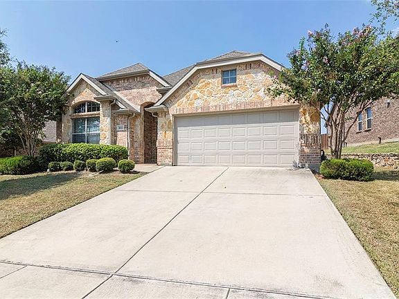 3rd image of 8021 Mountain Knoll Ct