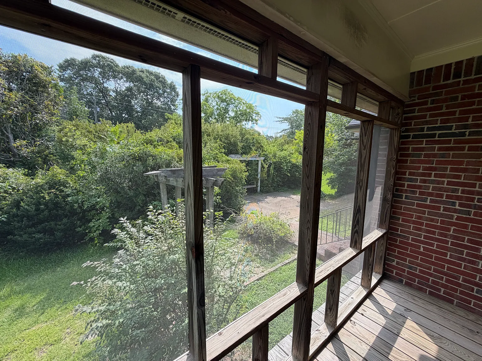 3 bed, 1556 sqft, $1,900 — Photo 4