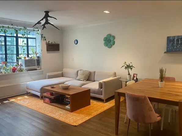 135 East 39th Street image 2 of 20