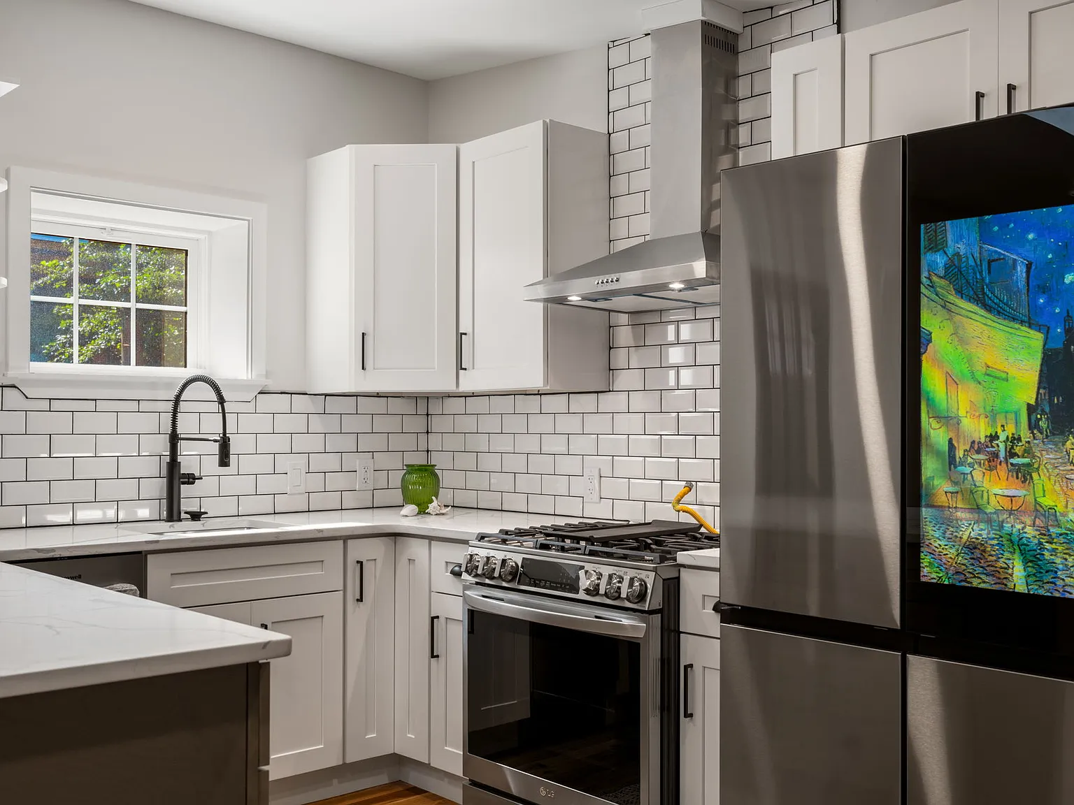 2 bed, 1683 sqft, $3,300 — Photo 4