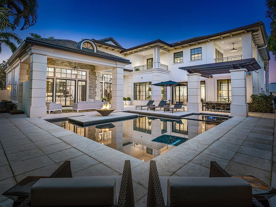2nd image of 430 Royal Palm Way