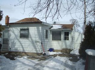 1712 Lloyd Ave, Waukegan, IL 60085