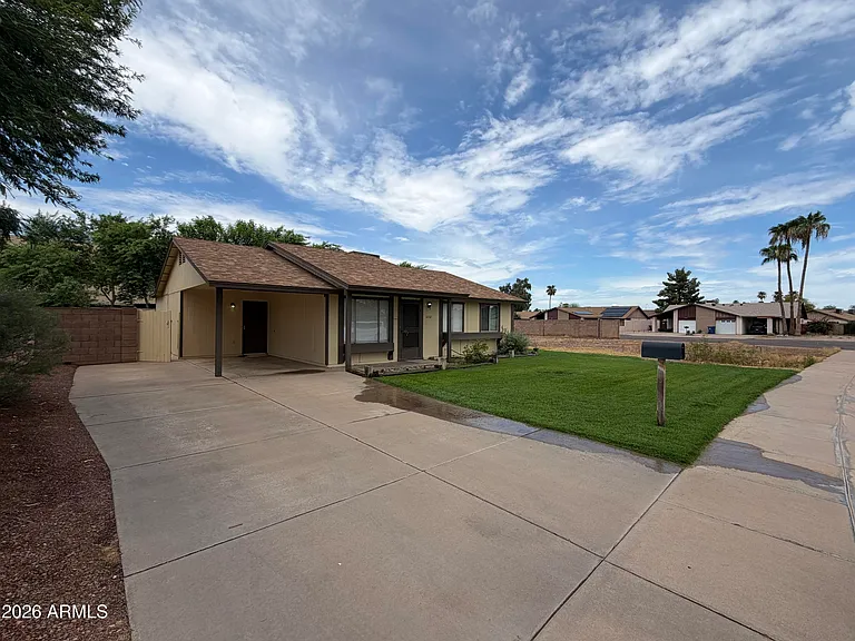 1252 E El Parque Dr — Photo 1