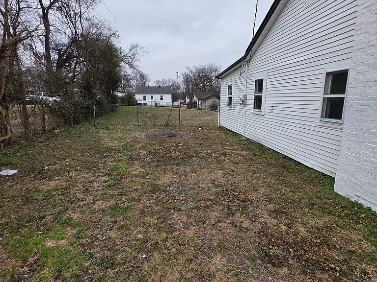 76 Elberta St — Photo 14