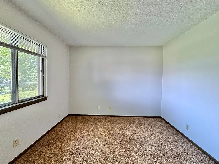 Breckenridge Davenport Apartments — Photo 39
