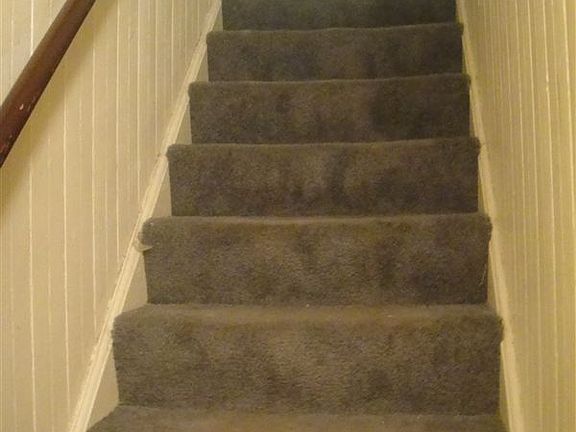 Stairs-2nd Floor Unit.JPG