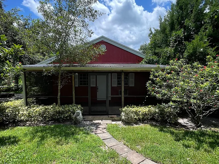 8400 Trotters Ln — Photo 1